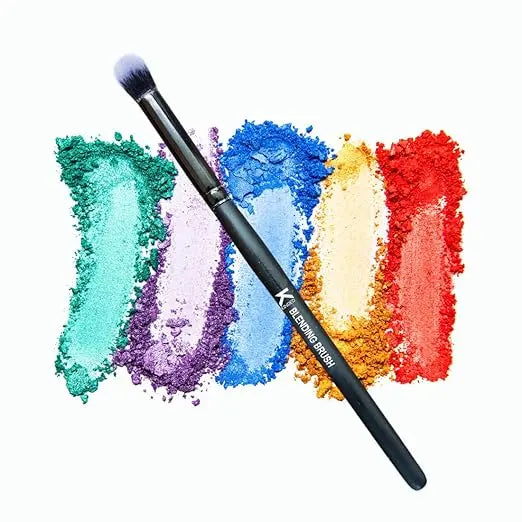 KINDED eyeshadow blending brush with wooden handle