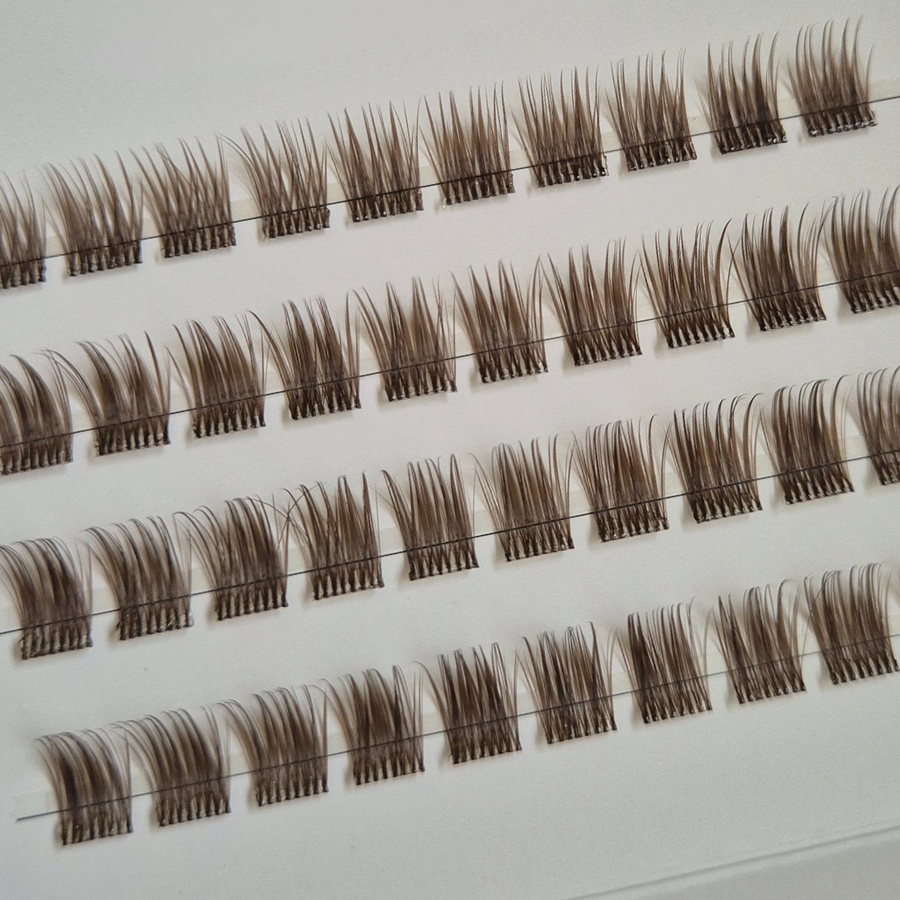 Aucora Blissfully Brown pre-glued lash clusters